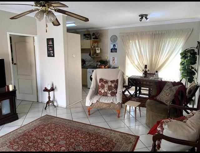 1 BEDROOM TOWNHOUSE FOR SALE IN VAN DYK PARK